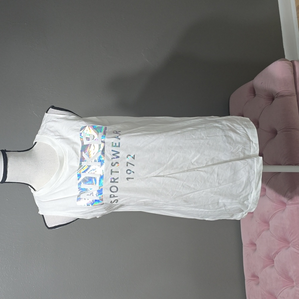 Nwot Nike holographic tank sz med